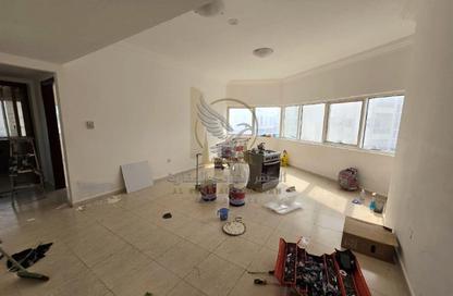 Apartment - 1 - 2 for rent in Clock Tower Offices - Al Musalla - Al Gharb - Sharjah