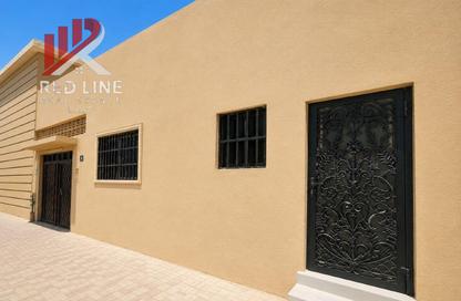 Villa - 3 Bedrooms - 3 Bathrooms for rent in Al Sabkha - Al Riqqa - Sharjah