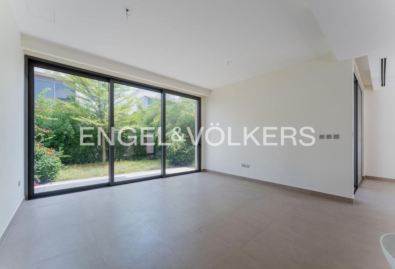 Exclusive | Natural Garden | Vacant photo 3