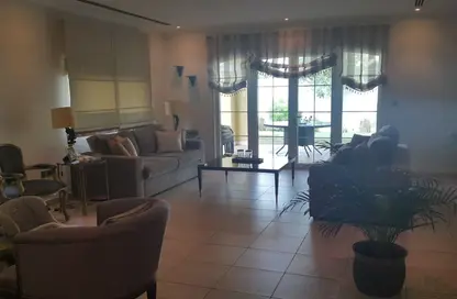 Villa - 3 Bedrooms - 4 Bathrooms for rent in District 8 - Jumeirah Park - Dubai