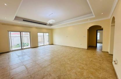 Villa - 5 Bedrooms - 7 Bathrooms for rent in Al Falaj - Al Riqqa - Sharjah