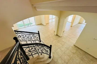 فيلا - 5 غرف نوم - 7 حمامات للايجار في الفلج - ضاحية الرقة - الشارقة