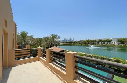 Villa - 5 Bedrooms - 6 Bathrooms for rent in Meadows 6 - Meadows - Dubai