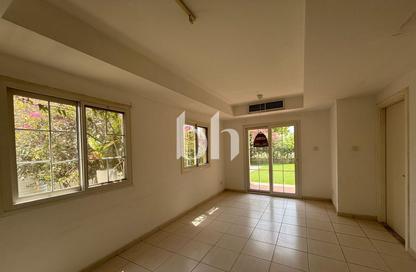 Villa - 2 Bedrooms - 3 Bathrooms for rent in Springs 12 - The Springs - Dubai