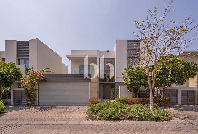 4 Bed Villa | Extended Living Area | Vacant