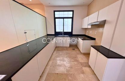Villa - 5 Bedrooms - 6 Bathrooms for rent in Jumeirah 1 Villas - Jumeirah 1 - Jumeirah - Dubai