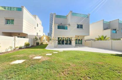 Villa - 4 Bedrooms - 5 Bathrooms for rent in Circle Villas - Jumeirah Village Circle - Dubai