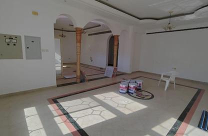 فيلا - 4 غرف نوم - 7 حمامات للايجار في الجزّات - ضاحية الرقة - الشارقة