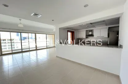 شقة - 2 غرف نوم - 2 حمامات للايجار في الظفرة 3 - الظفرة - جرينز - دبي