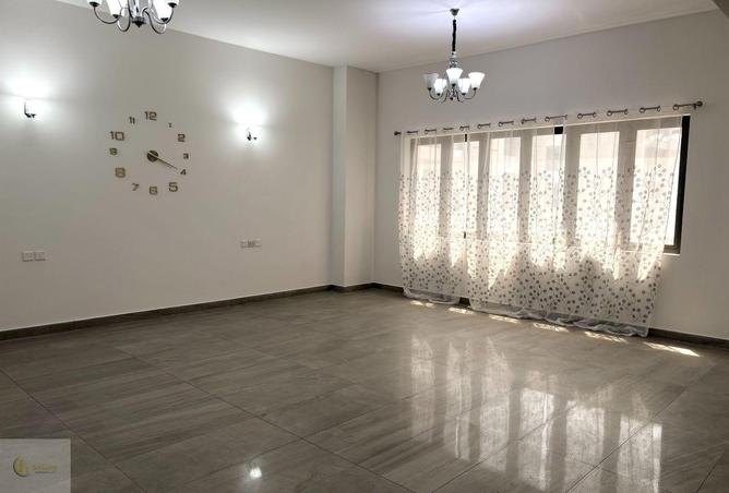 Spacious Studio Apartment in JGC-Al Satwa photo 3