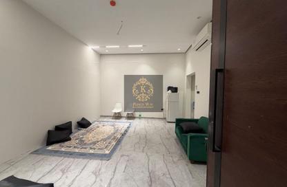 Apartment - 1 - 1 for rent in Madinat Al Riyad - Abu Dhabi