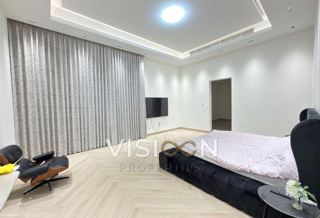 specious 5 BR - elegant - modern villa photo 10