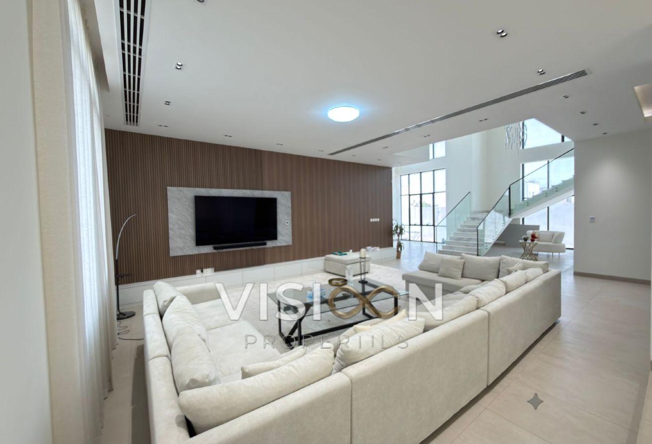 specious 5 BR - elegant - modern villa photo 5