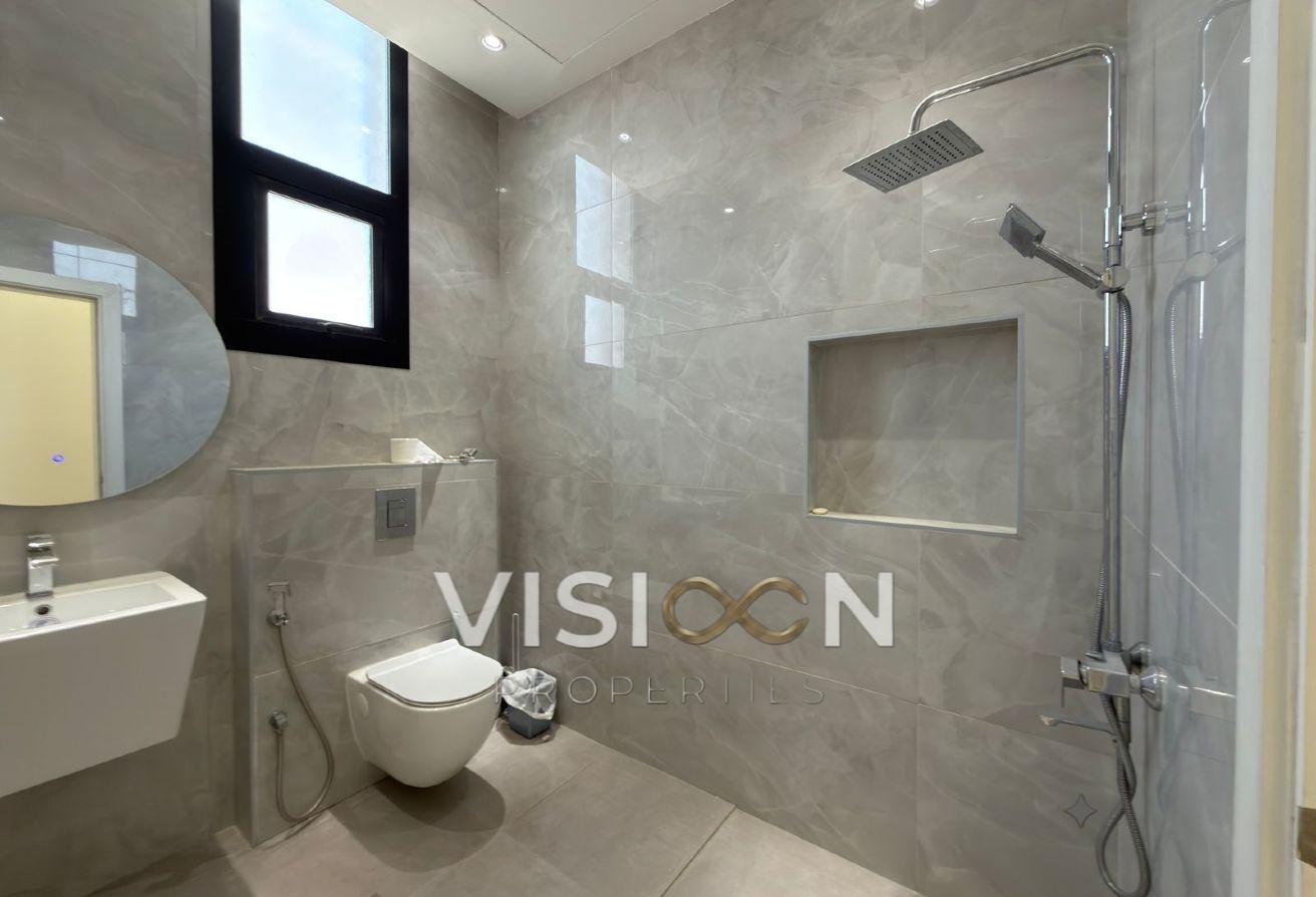 specious 5 BR - elegant - modern villa photo 21