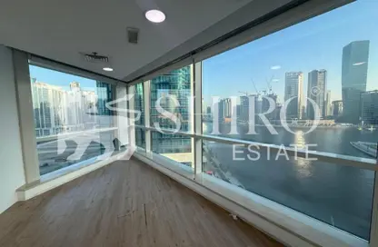 مكتب - استوديو - 1 حمام للايجار في برج بلو باي - الخليج التجاري - دبي