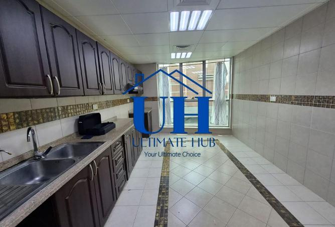 شقة فسيحة مكونة من 4 غرف نوم + غرفة خادمة | موقع متميز في الخالدية | 130 ألف