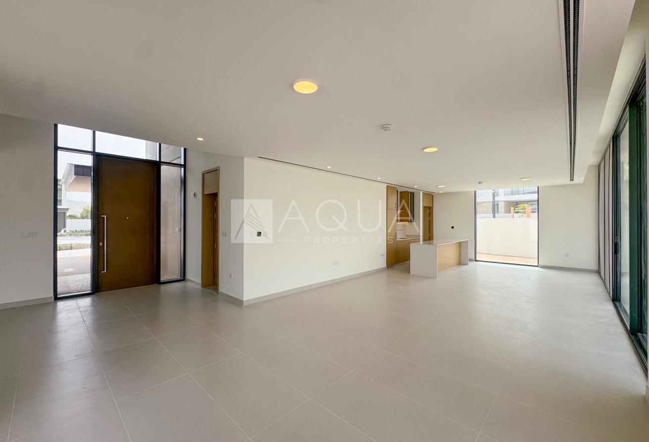 Fully Detached Villa | Brand New | 4 Bedroom photo 6