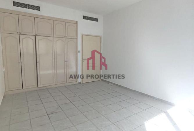 102012353 - Property Image 2