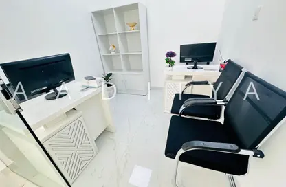 مكتب - غرفة نوم - 1 حمام للايجار في ريم ريزدنسي - الكرامة - دبي