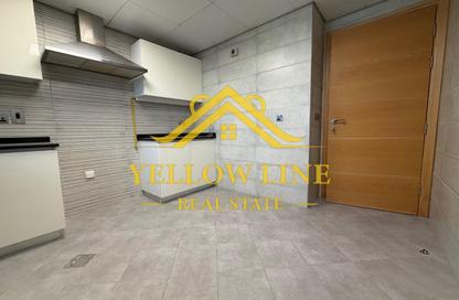 Apartment - 2 - 4 for rent in The Golden Tower - Al Raha Beach - Abu Dhabi