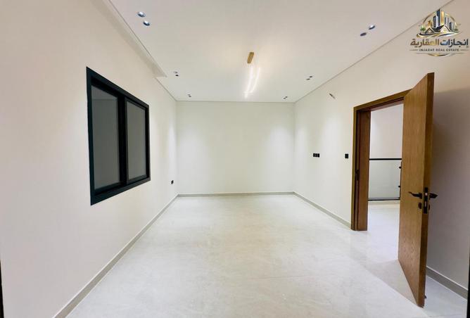 72661520 - Property Image 3