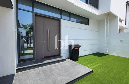 فيلا - 5 غرف نوم - 5 حمامات للبيع في جزيرة الشمس - مدينة أجمل مكان - مدينة الواجهة المائية لإمارة الشارقة - الشارقة