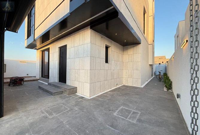 72305193 - Property Image 3