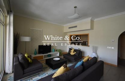 Apartment - 4 Bedrooms - 3 Bathrooms for rent in Al Das - Shoreline Apartments - Palm Jumeirah - Dubai