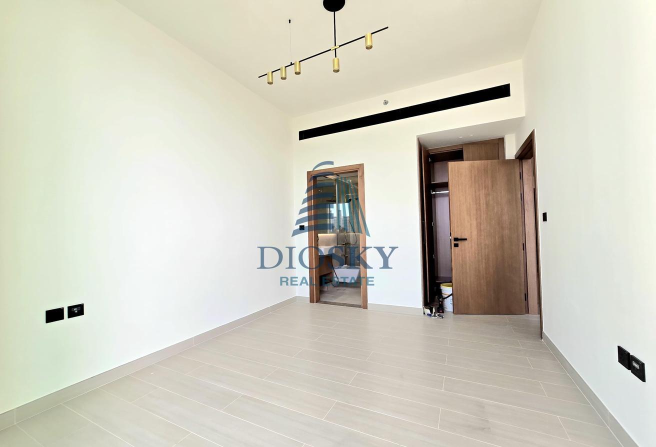 Kitchen Appliances | Brand New | First Tenant photo 8