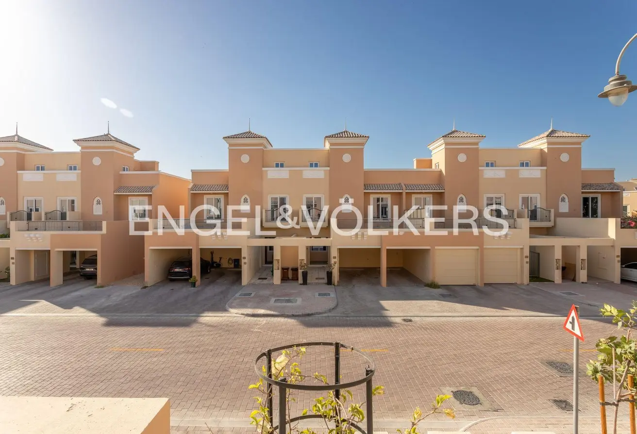 92702623 - Property Main Image