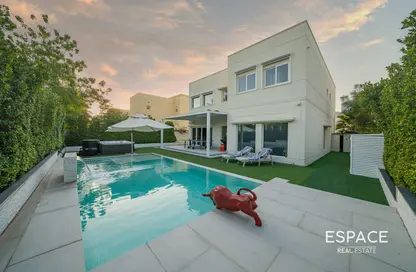 Villa - 5 Bedrooms - 4 Bathrooms for sale in Meadows 1 - Meadows - Dubai