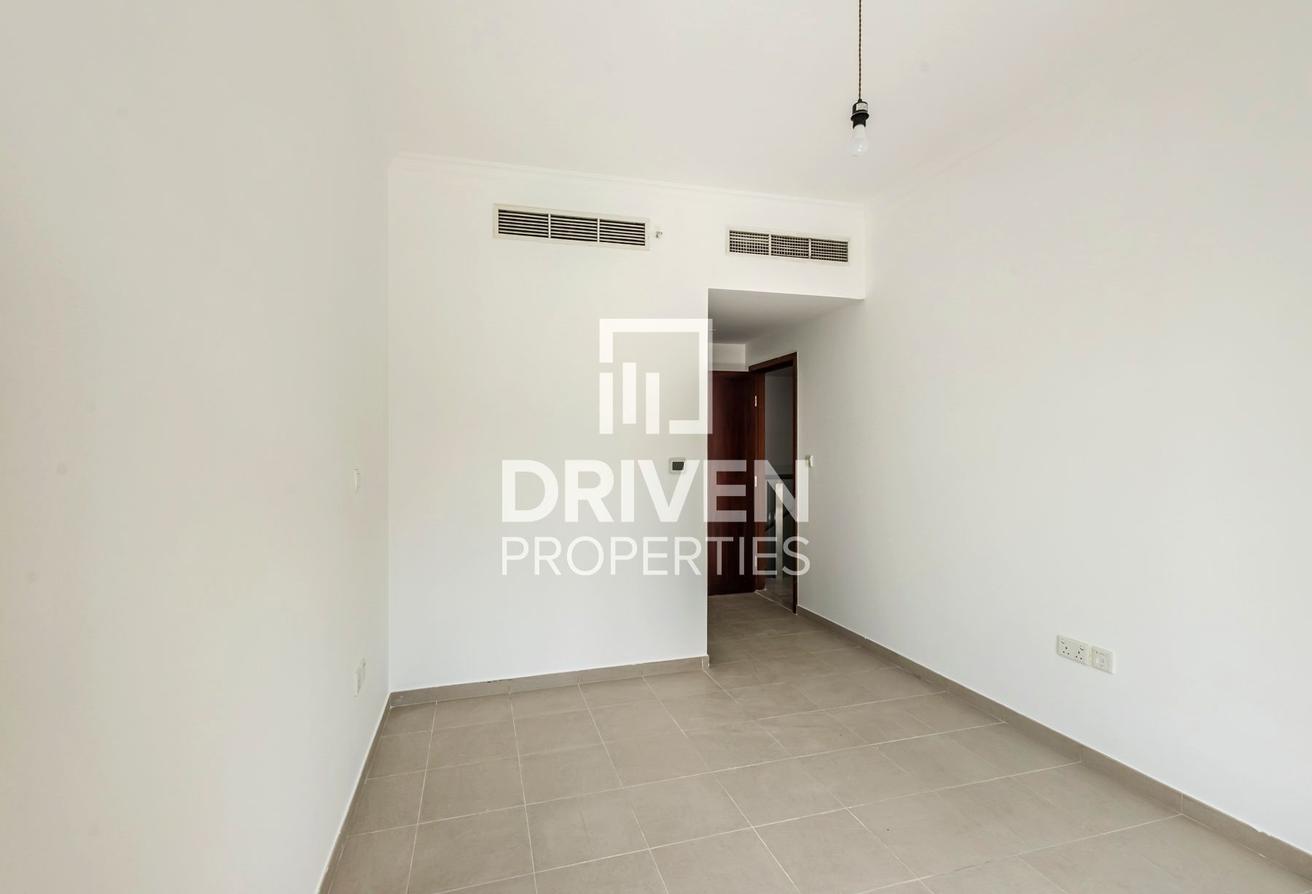 Boulevard View duplex | Spacious with Maids Room photo 9
