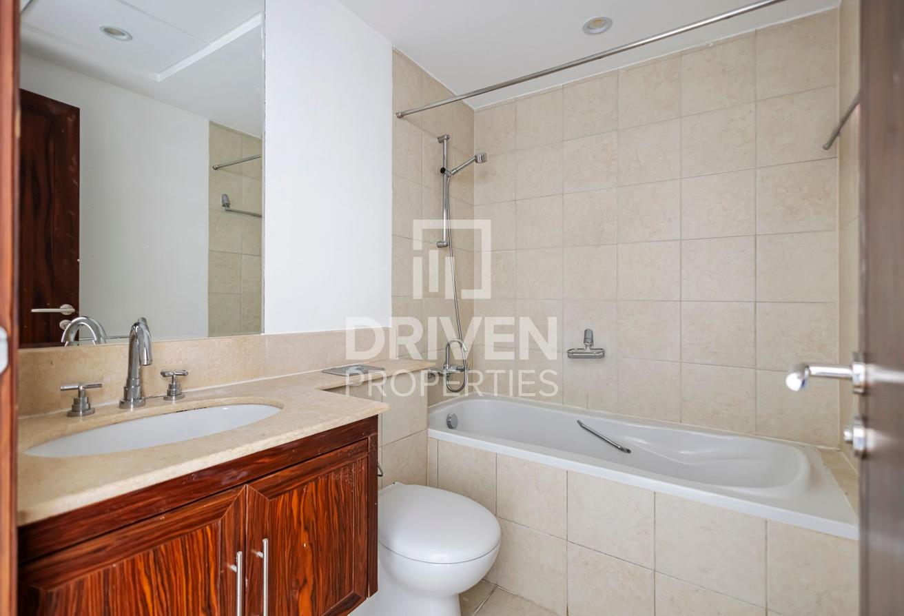 Boulevard View duplex | Spacious with Maids Room photo 17