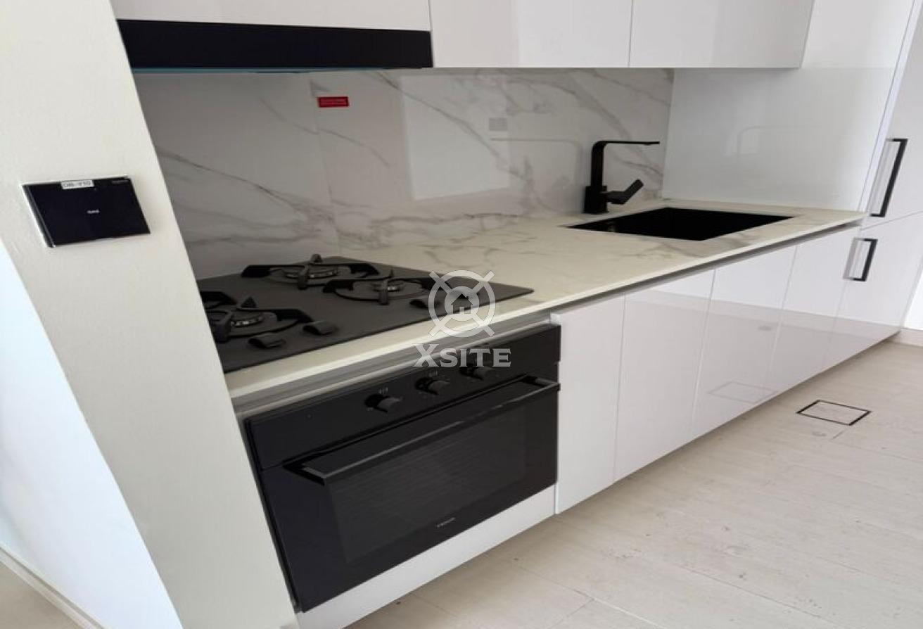 Unfurnished| Equipped Kitchen |Community View photo 4