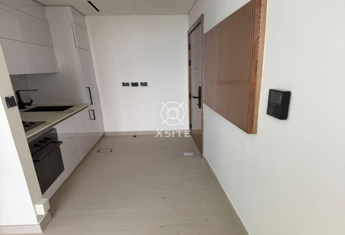 Unfurnished| Equipped Kitchen |Community View photo 5