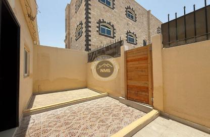 Apartment - Studio - 1 Bathroom for rent in Al Mushrif Villas - Al Mushrif - Abu Dhabi