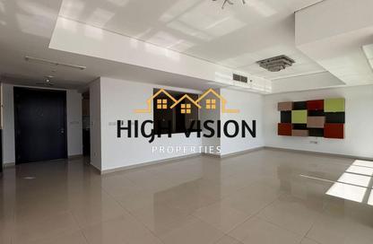 Apartment - 3 Bedrooms - 5 Bathrooms for rent in Tala Tower - Marina Square - Al Reem Island - Abu Dhabi