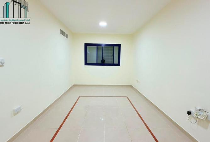 2 BHK | Free Parking | Near NMC Hospital | Balcony
