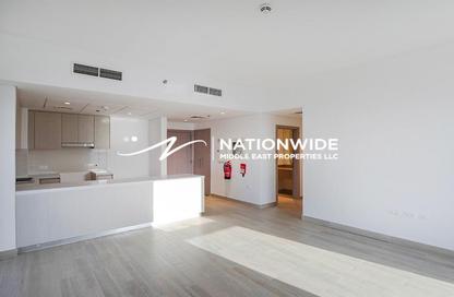 Apartment - 3 Bedrooms - 4 Bathrooms for sale in Waters Edge - Yas Island - Abu Dhabi