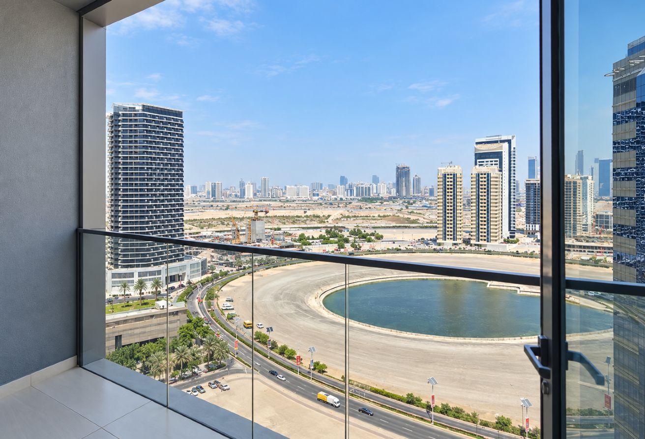 1 Bedroom | High Floor | Canal Facing| White Goods photo 12