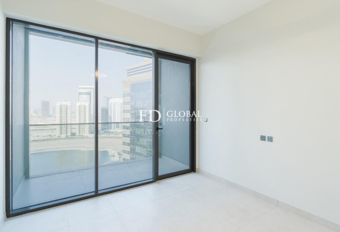 1 Bedroom | High Floor | Canal Facing| White Goods photo 11