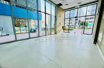 Shop - Studio - 2 Bathrooms for rent in Haas Building - Jumeirah Garden City - Al Satwa - Dubai