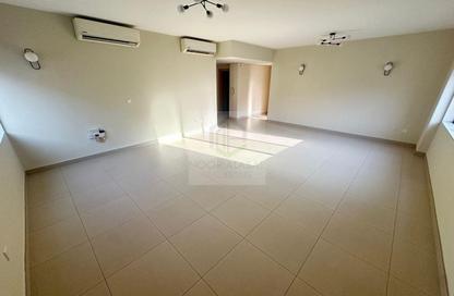 Apartment - 3 Bedrooms - 3 Bathrooms for rent in Dar Al Buteen 1 - Al Muraqqabat - Deira - Dubai