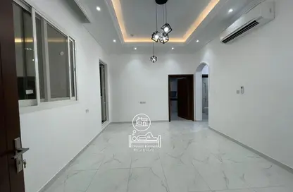 Apartment - 2 Bedrooms - 2 Bathrooms for rent in Shakhbout City - Abu Dhabi