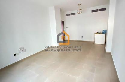 Apartment - 2 - 2 for rent in Al Mamzar Tower - Al Mamzar - Sharjah - Sharjah Apartment - 2 - 2 for rent in Al Mamzar Tower - Al Mamzar - Sharjah - Sharjah