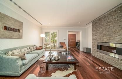 Villa - 3 - 4 for sale in Meadows 6 - Meadows - Dubai