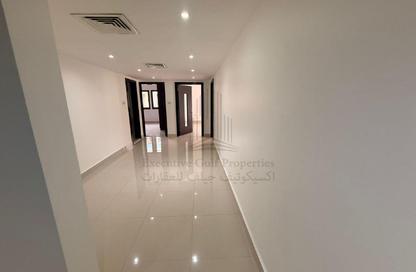 Apartment - 3 Bedrooms - 2 Bathrooms for rent in Hamdan Street - Abu Dhabi Apartment - 3 Bedrooms - 2 Bathrooms for rent in Hamdan Street - Abu Dhabi