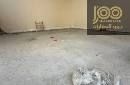 مستودع - استوديو - 1 حمام للايجار في أم الثعوب - أم القيوين