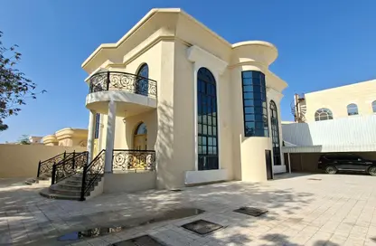 Villa - 5 Bedrooms - 6 Bathrooms for rent in Al Ramaqiya - Wasit - Sharjah