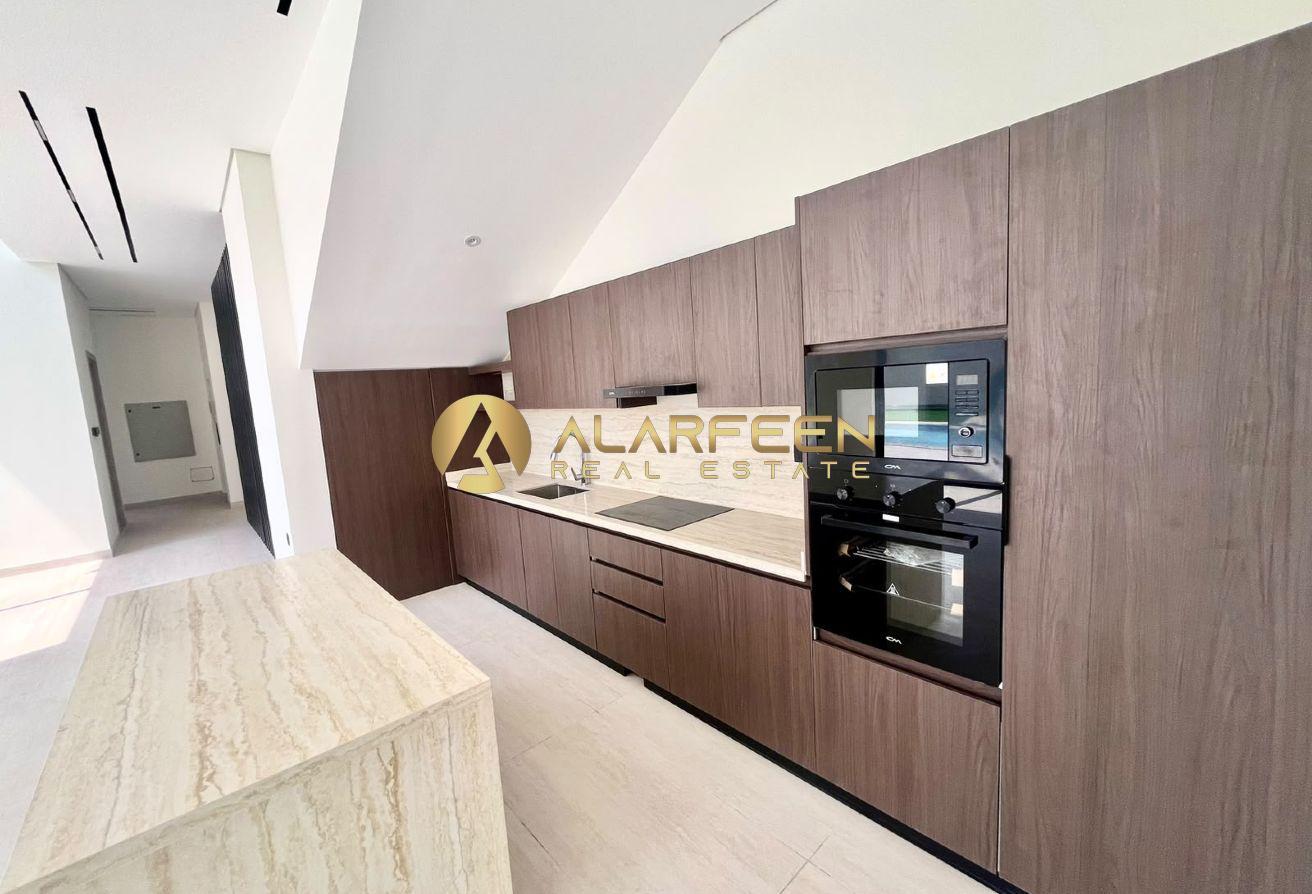 READY CONTEMPORARY BRAND NEW 5-BR IN AL BARSHA photo 3